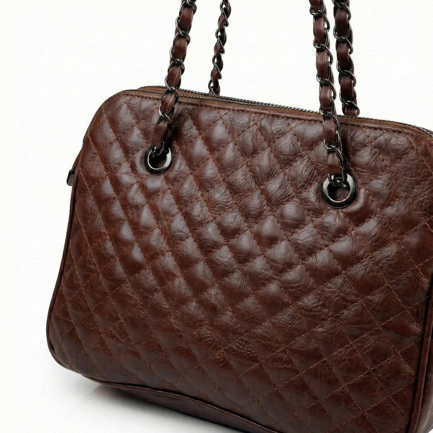 شنطة هاند جلد إيطالي مستورد بني مقاس 23×30 بجيب داخلي وسوست وإكسسوار مستورد